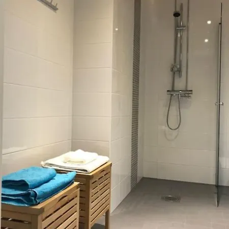 To Luxstudio Karneoli From Helsinki Airport 6 Min, To 27min, Free Parking In Kivistoe *